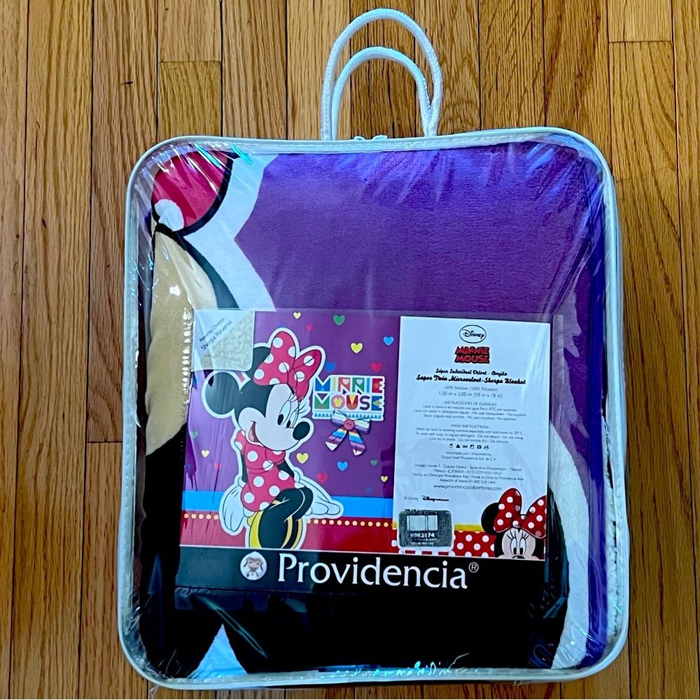 Super Twin Microvelvet-Sherpa Minnie Mouse Blanket.